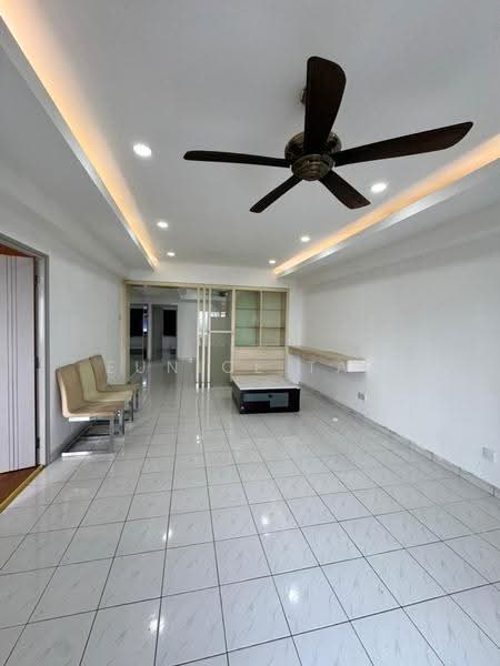 Kondominium untuk Dijual di Endah Ria - Eunice Tay - Living Room - PropertyGuru.com.my