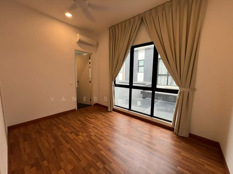 Semi-Detached House for Sale in Setia Alam (Selangor) - Vanessa Wong - Bedroom - PropertyGuru.com.my