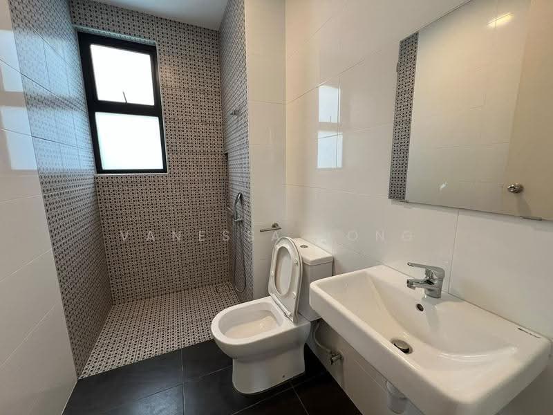 Semi-Detached House for Sale in Setia Alam (Selangor) - Vanessa Wong - Bathroom - PropertyGuru.com.my