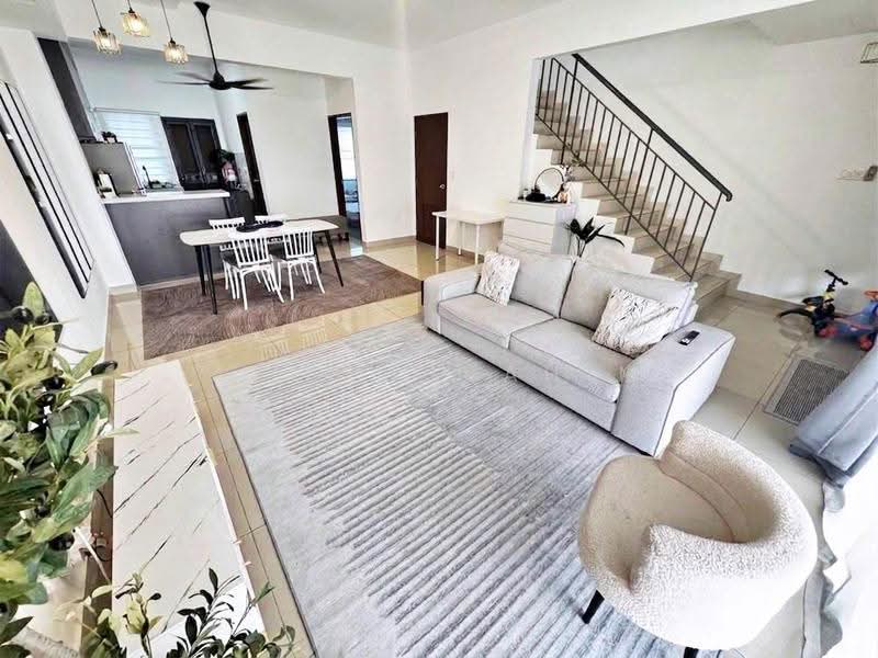 Rumah Teres 2-Tingkat untuk Dijual di Hulu Langat (Selangor) - Azli Ibrahim - Living Room - PropertyGuru.com.my