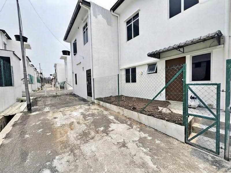 Rumah Teres 2-Tingkat untuk Dijual di Hulu Langat (Selangor) - Azli Ibrahim - Exterior - PropertyGuru.com.my