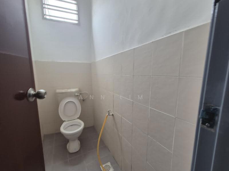 Shop / Office for Sale in Ayer Keroh (Melaka) - Ann Lim - Bathroom - PropertyGuru.com.my