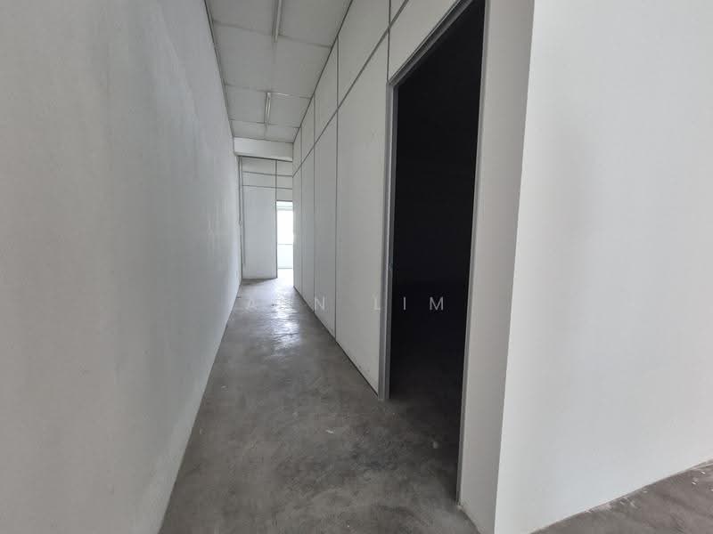 Shop / Office for Sale in Ayer Keroh (Melaka) - Ann Lim - Corridor - PropertyGuru.com.my