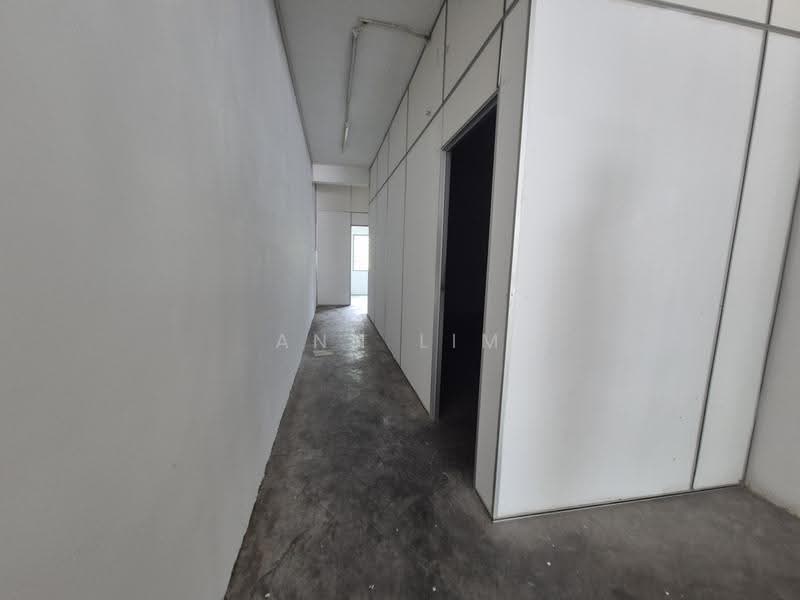 Shop / Office for Sale in Ayer Keroh (Melaka) - Ann Lim - Corridor - PropertyGuru.com.my