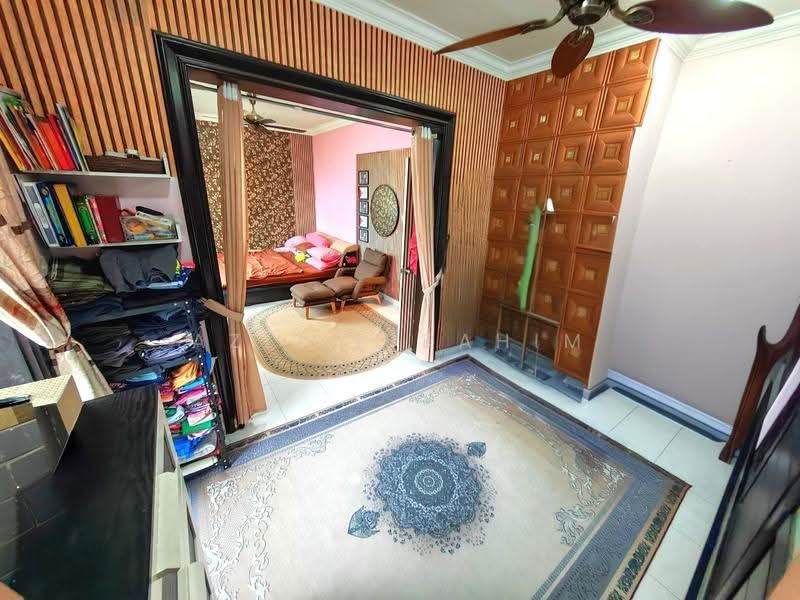 Condominium for Sale at Armanee - Azli Ibrahim - Bedroom - PropertyGuru.com.my