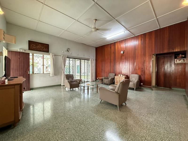 Bungalow House for Sale in Seksyen 12 (Petaling Jaya) - Derrick Ang - Living Room - PropertyGuru.com.my