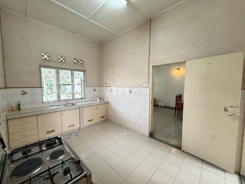 Bungalow House for Sale in Seksyen 12 (Petaling Jaya) - Derrick Ang - Kitchen - PropertyGuru.com.my