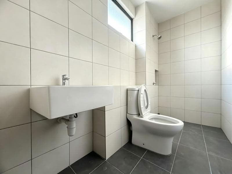 Terraced House for Rent in Rawang (Selangor) - Lucy Chow - Bathroom - PropertyGuru.com.my