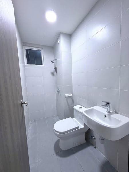 Service Residence for Rent at TRELLIS RESIDENCES - Jasmine Ong - Bathroom - PropertyGuru.com.my