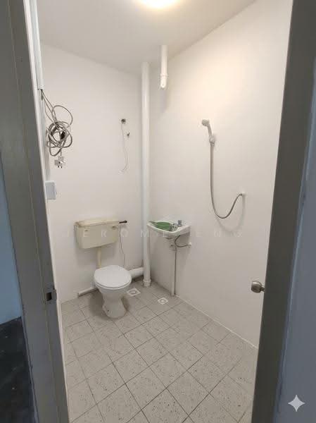 Rumah Flat untuk Dijual di Taman Alor Vista - Jerome Eng - Bathroom - PropertyGuru.com.my