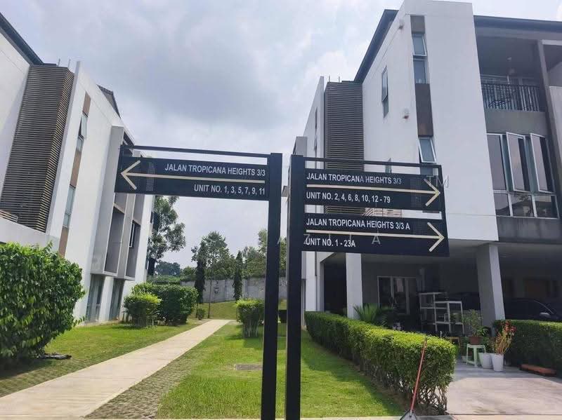 Rumah Bandar untuk Dijual di Tropicana Heights (Kajang) - Lisa Azila - Exterior - PropertyGuru.com.my