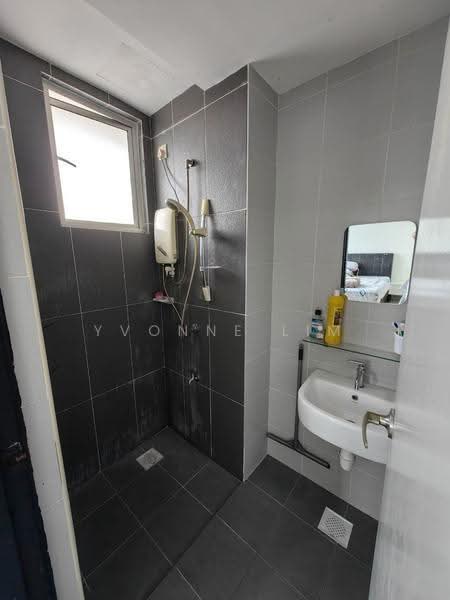 Kediaman Servis untuk Dijual di Pandan Residence 2 - Yvonne Lim - Bathroom - PropertyGuru.com.my