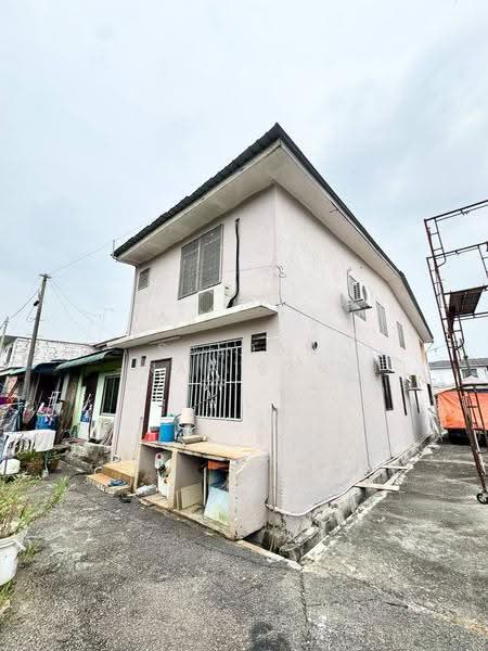2-storey Terraced House for Sale in Taman Rekamas 2 (Simpang Renggam) - Saedah Napisah - PropertyGuru.com.my