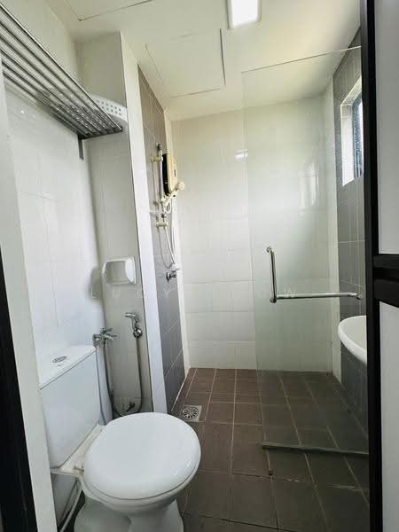 Condominium for Rent at T-Parkland - Lucy Chow - Bathroom - PropertyGuru.com.my