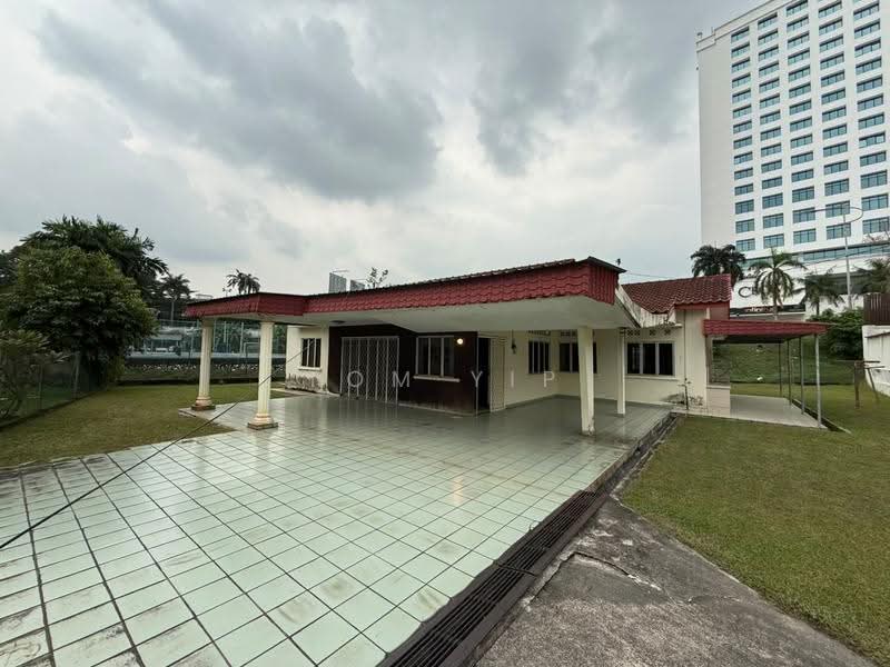 Bungalow House for Sale in Seksyen 12 (Petaling Jaya) - Tom Yip - Exterior - PropertyGuru.com.my