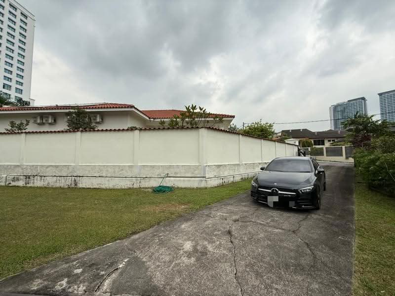 Bungalow House for Sale in Seksyen 12 (Petaling Jaya) - Tom Yip - Exterior - PropertyGuru.com.my
