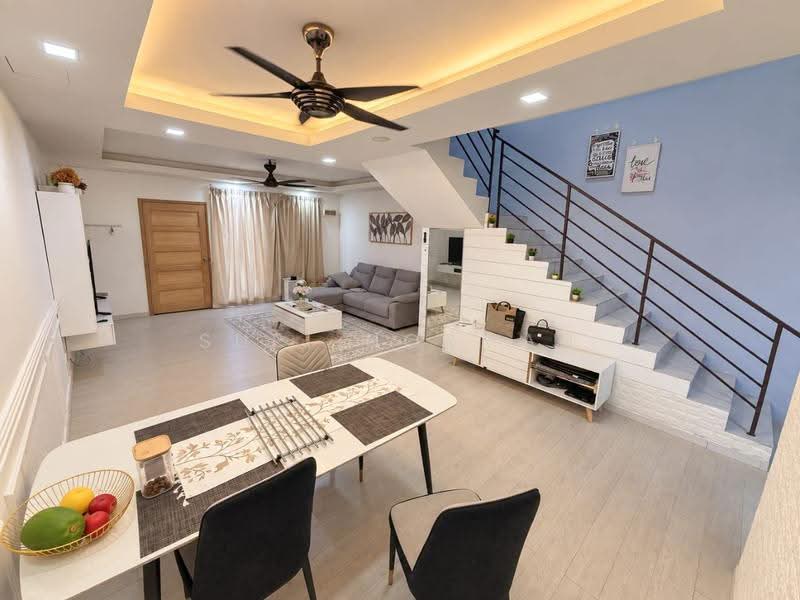 2-storey Terraced House for Sale in Taman Scientex Pasir Gudang (Pasir Gudang) - Sufi Norman - Living Room - PropertyGuru.com.my