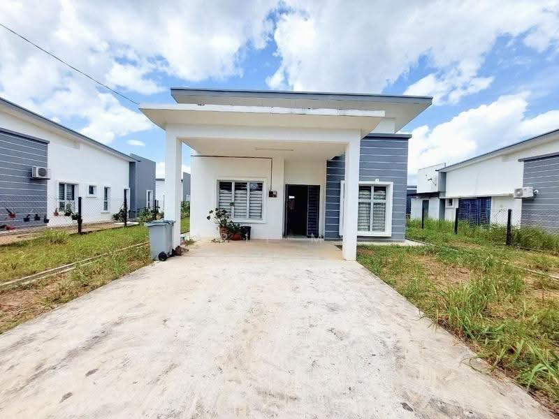 Bungalow House for Sale in Taman Sri Lambak (Kluang) - Arif MS - PropertyGuru.com.my