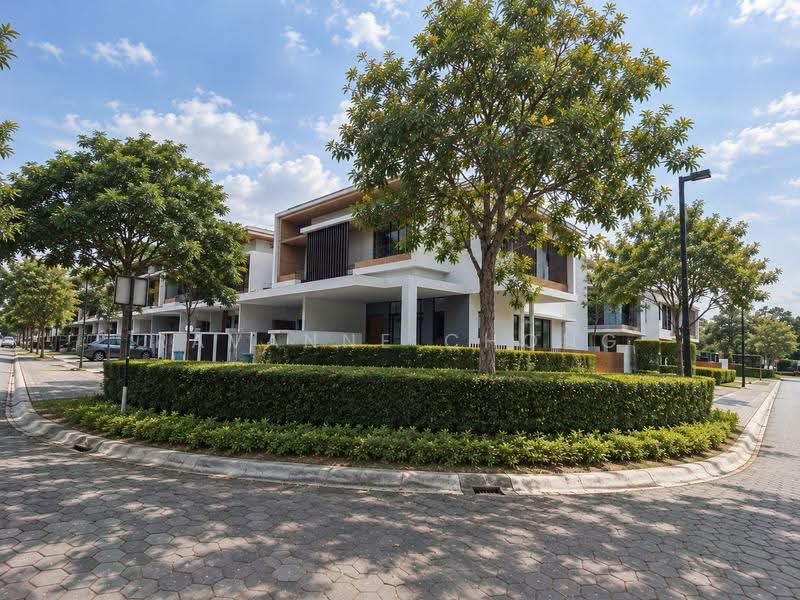 Rumah Teres 2-Tingkat untuk Dijual di Eco Sanctuary (Telok Panglima Garang) - Ravanne Chong - PropertyGuru.com.my