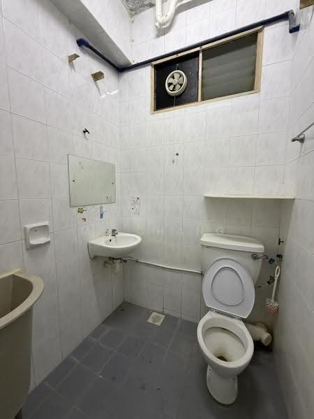 Condominium for Rent at Taman Jubilee Phase 5 - Ms Chang - Bathroom - PropertyGuru.com.my