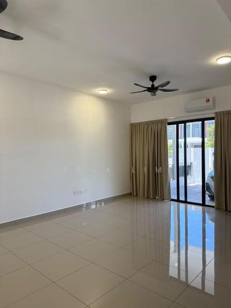2-storey Terraced House for Rent in Elmina (Shah Alam) - Zack Lim - Living Room - PropertyGuru.com.my