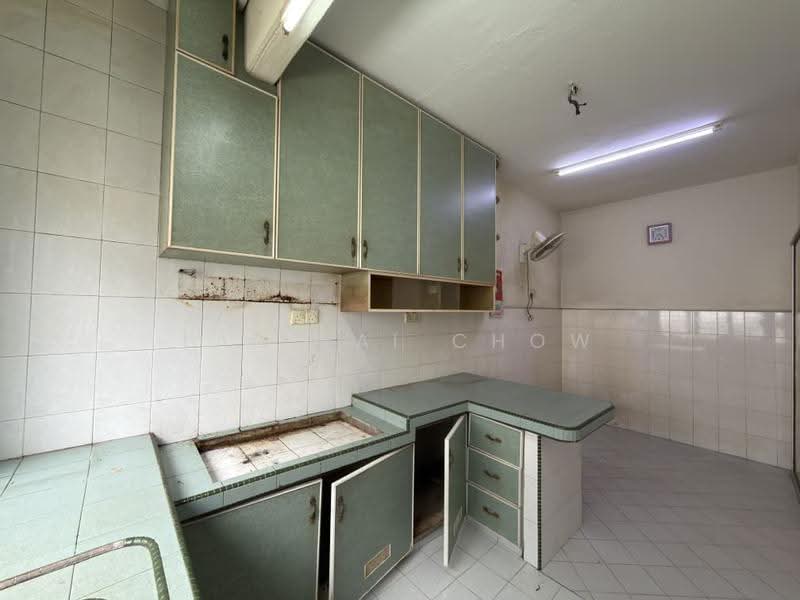 2-storey Terraced House for Sale in Taman Kluang Barat (Kluang) - Lan Tai Chow - Kitchen - PropertyGuru.com.my