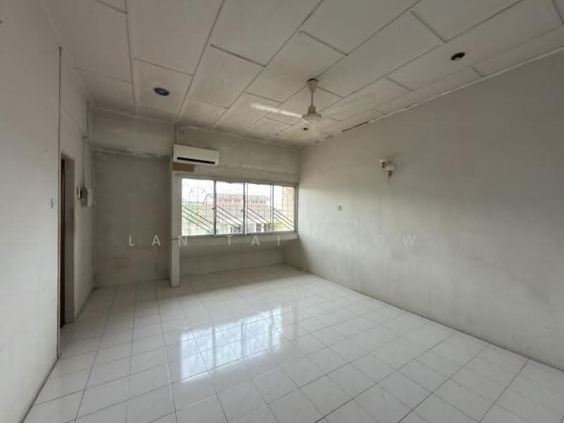 2-storey Terraced House for Sale in Taman Kluang Barat (Kluang) - Lan Tai Chow - Interior - PropertyGuru.com.my