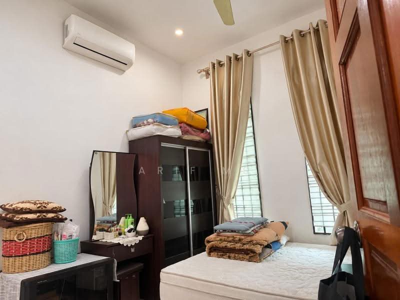 Bungalow House for Sale in Taman Sri Lambak (Kluang) - Arif MS - Bedroom - PropertyGuru.com.my