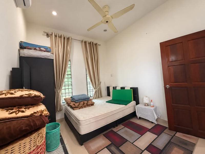 Bungalow House for Sale in Taman Sri Lambak (Kluang) - Arif MS - Bedroom - PropertyGuru.com.my