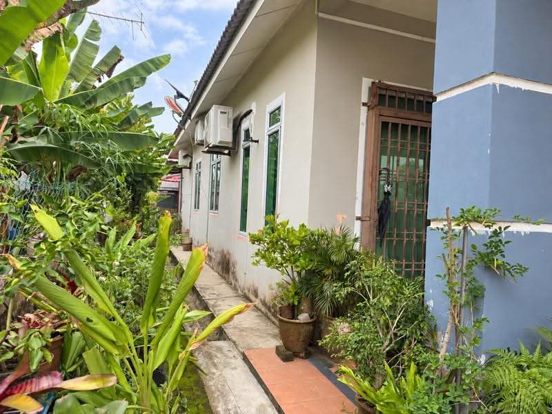 Bungalow House for Sale in Taman Sri Lambak (Kluang) - Arif MS - Exterior - PropertyGuru.com.my