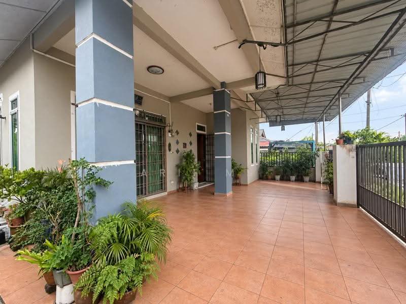 Bungalow House for Sale in Taman Sri Lambak (Kluang) - Arif MS - Exterior - PropertyGuru.com.my