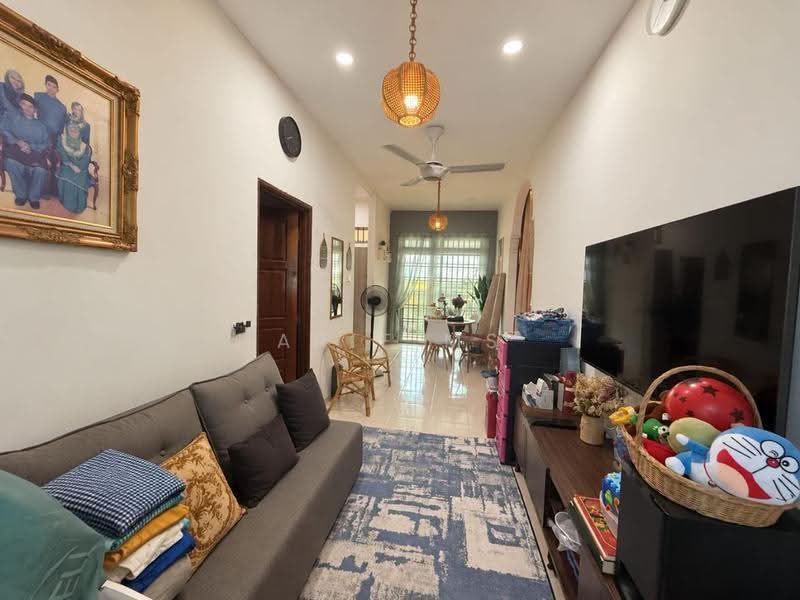 Bungalow House for Sale in Taman Sri Lambak (Kluang) - Arif MS - Living Room - PropertyGuru.com.my