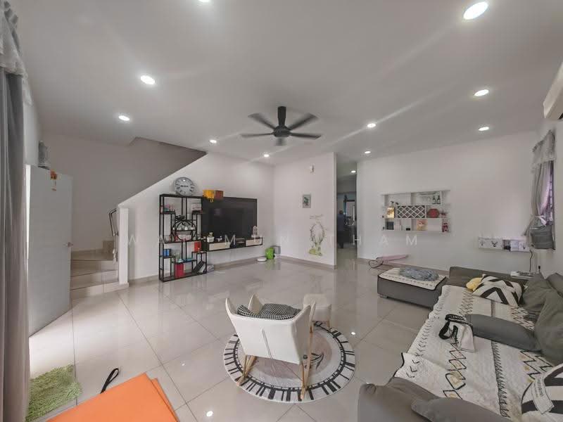 2-storey Terraced House for Sale in Taman Bukit Galena (Seremban) - Wai Mun Tham - Living Room - PropertyGuru.com.my