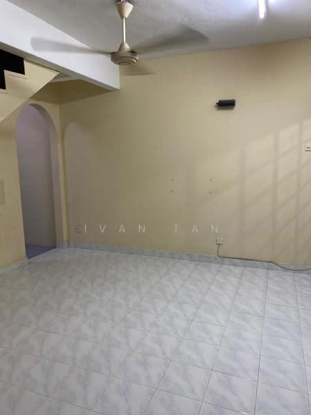 2-storey Terraced House for Rent in SS19 (Subang Jaya) - Ivan Tan - Living Room - PropertyGuru.com.my