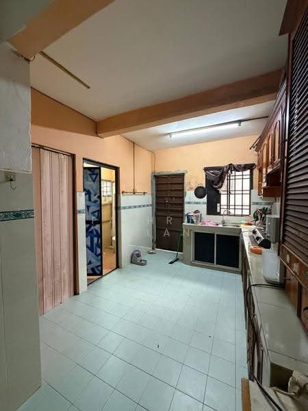 2-storey Terraced House for Sale in Taman Kota Masai (Pasir Gudang) - Fakhrul Imlan - Kitchen - PropertyGuru.com.my
