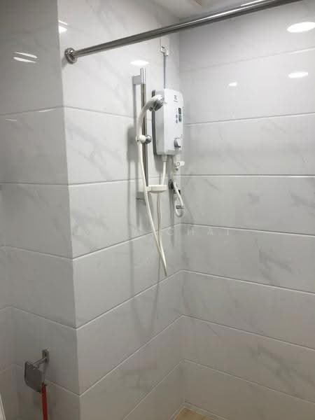 Kediaman Servis untuk Disewa di Country Garden Central Park - Joey Chai - Bathroom - PropertyGuru.com.my