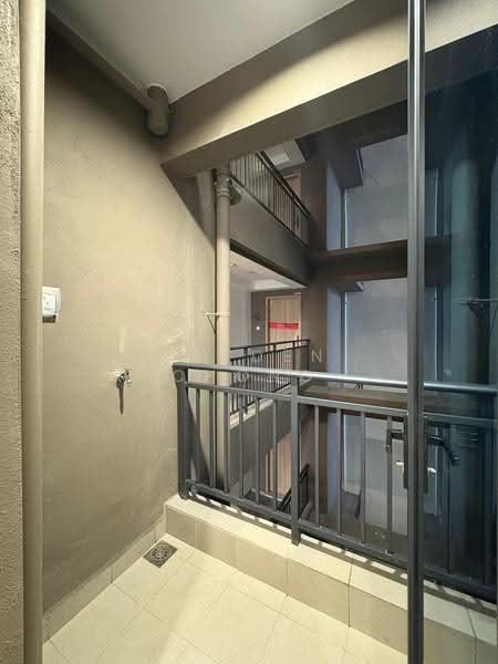 Kediaman Servis untuk Dijual di Aradia Residence @ Lake City KL North - Jayden Chong - Corridor - PropertyGuru.com.my