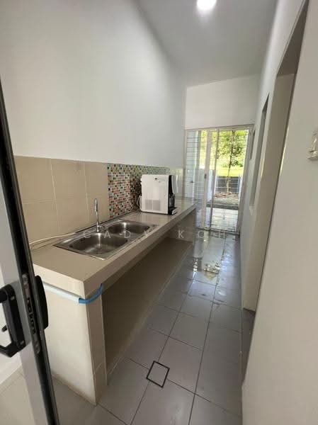 3-storey Terraced House for Rent in Lake Fields (Sungai Besi) - Cady Koh - Kitchen - PropertyGuru.com.my