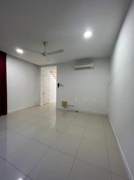 3-storey Terraced House for Rent in Lake Fields (Sungai Besi) - Cady Koh - Living Room - PropertyGuru.com.my