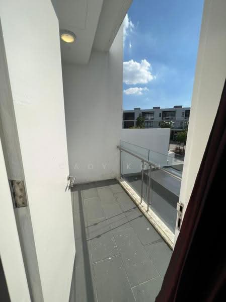 3-storey Terraced House for Rent in Lake Fields (Sungai Besi) - Cady Koh - Balcony - PropertyGuru.com.my