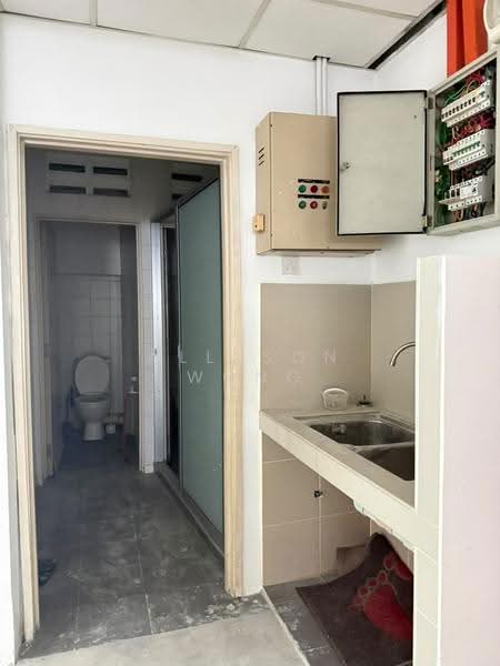 Shop / Office for Rent in Desa Petaling (Kuala Lumpur) - Allyson Wong - Bathroom - PropertyGuru.com.my