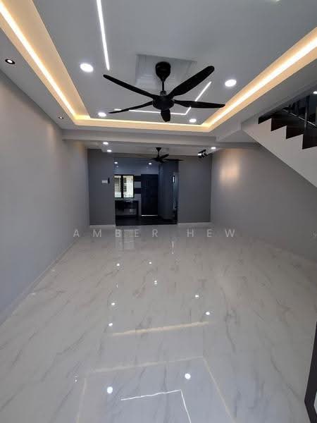 Rumah Teres 2-Tingkat untuk Dijual di Taman Cahaya Masai (Pasir Gudang) - Amber Hew - Living Room - PropertyGuru.com.my