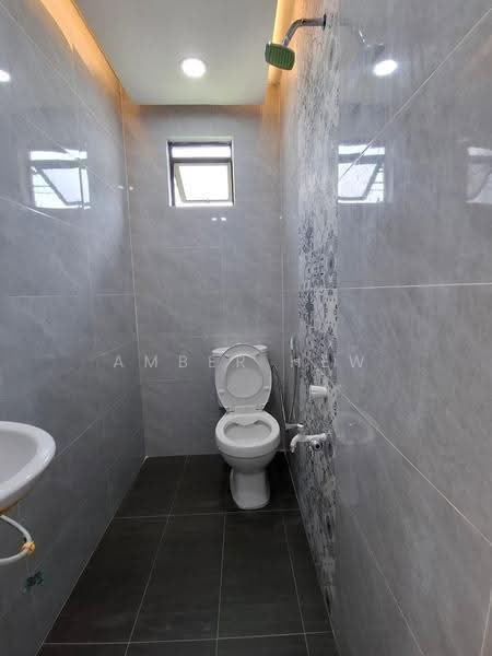 Rumah Teres 2-Tingkat untuk Dijual di Taman Cahaya Masai (Pasir Gudang) - Amber Hew - Bathroom - PropertyGuru.com.my