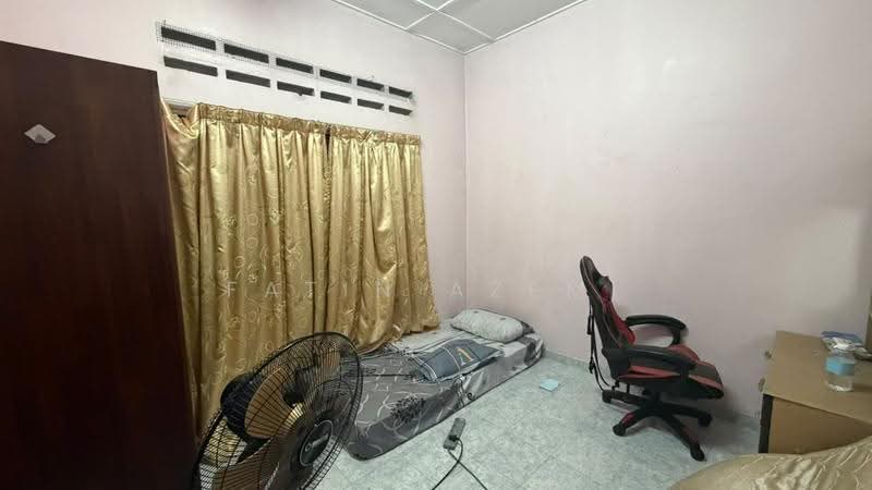 Terraced House for Sale in Bandar Baru Kuala Selangor (Kuala Selangor) - Fatin Azemi - Bedroom - PropertyGuru.com.my