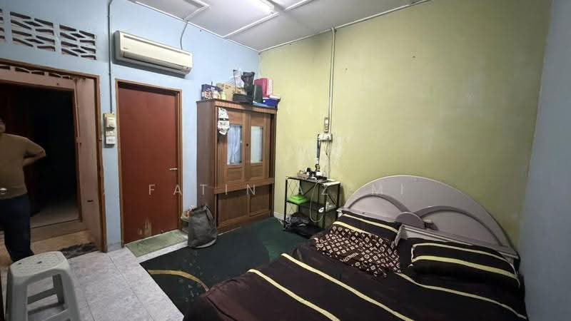 Terraced House for Sale in Bandar Baru Kuala Selangor (Kuala Selangor) - Fatin Azemi - Bedroom - PropertyGuru.com.my