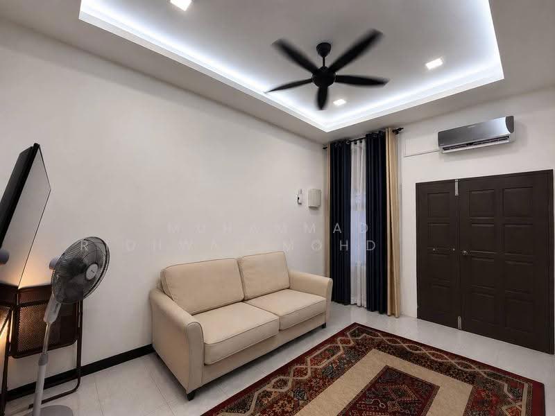 Rumah Teres 1-Tingkat untuk Dijual di Teluk Panglima Garang (Banting) - Muhammad Ridhwan Mohd Huzairi - Living Room - PropertyGuru.com.my
