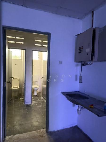 Shop / Office for Rent in Desa Petaling (Kuala Lumpur) - Allyson Wong - Bathroom - PropertyGuru.com.my