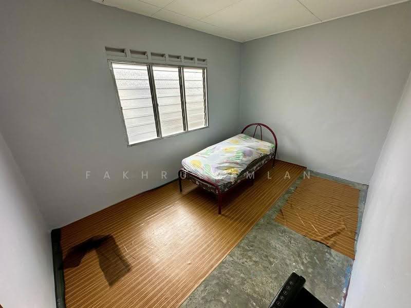 2-storey Terraced House for Sale in Bandar Seri Alam (Masai) - Fakhrul Imlan - Bedroom - PropertyGuru.com.my