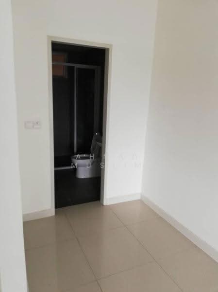 Service Residence for Rent at Savanna Executive Suite @ Southville City - Ahmad Muslim - Bathroom - PropertyGuru.com.my