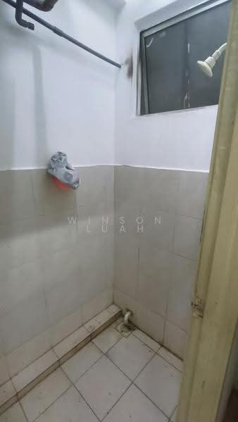 Flat for Rent at Taman Ehsan Jaya - Winson Luah - Bathroom - PropertyGuru.com.my